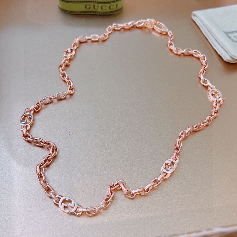 G*u*i necklaces